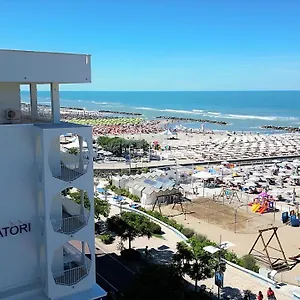 3* Hotel Ambasciatori - Davanti A Noi Solo Il Mare